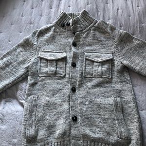 H and M Men’s Sweater. Size Small. Very Good Condition.